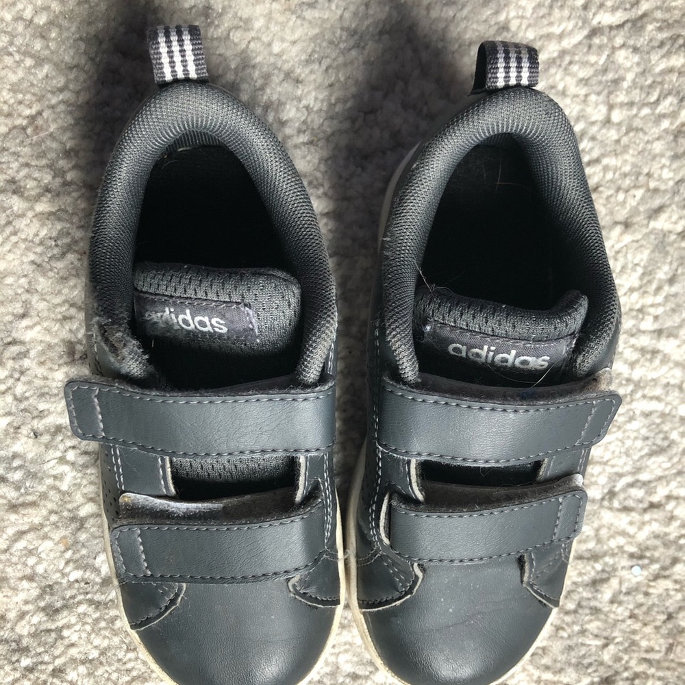 Boys adidas sneakers. Toddler size 9. Dark grey. - Picture 10 of 10